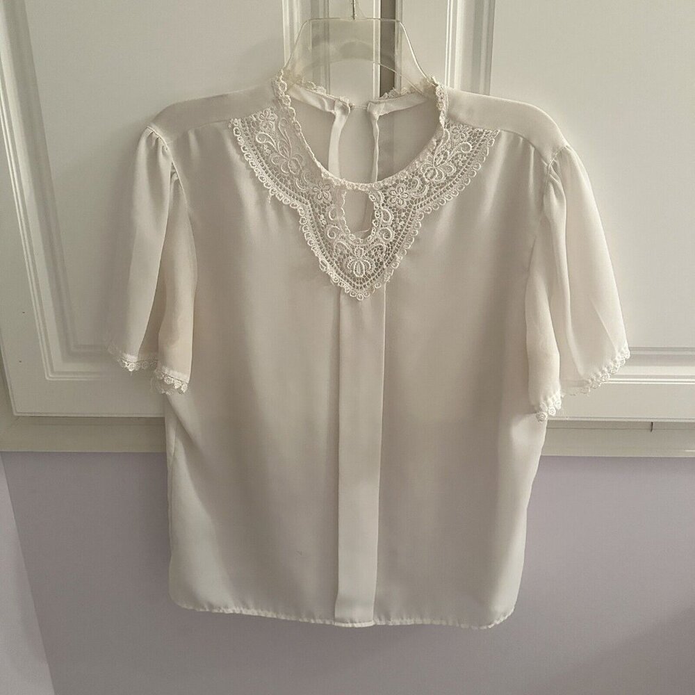 Jamboree New York White Scoopโ Neck Blouse with Lacy Neckline, Size 14